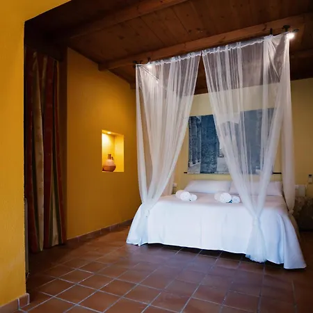 Hotel Hospedium La Parada Del Compte 4*